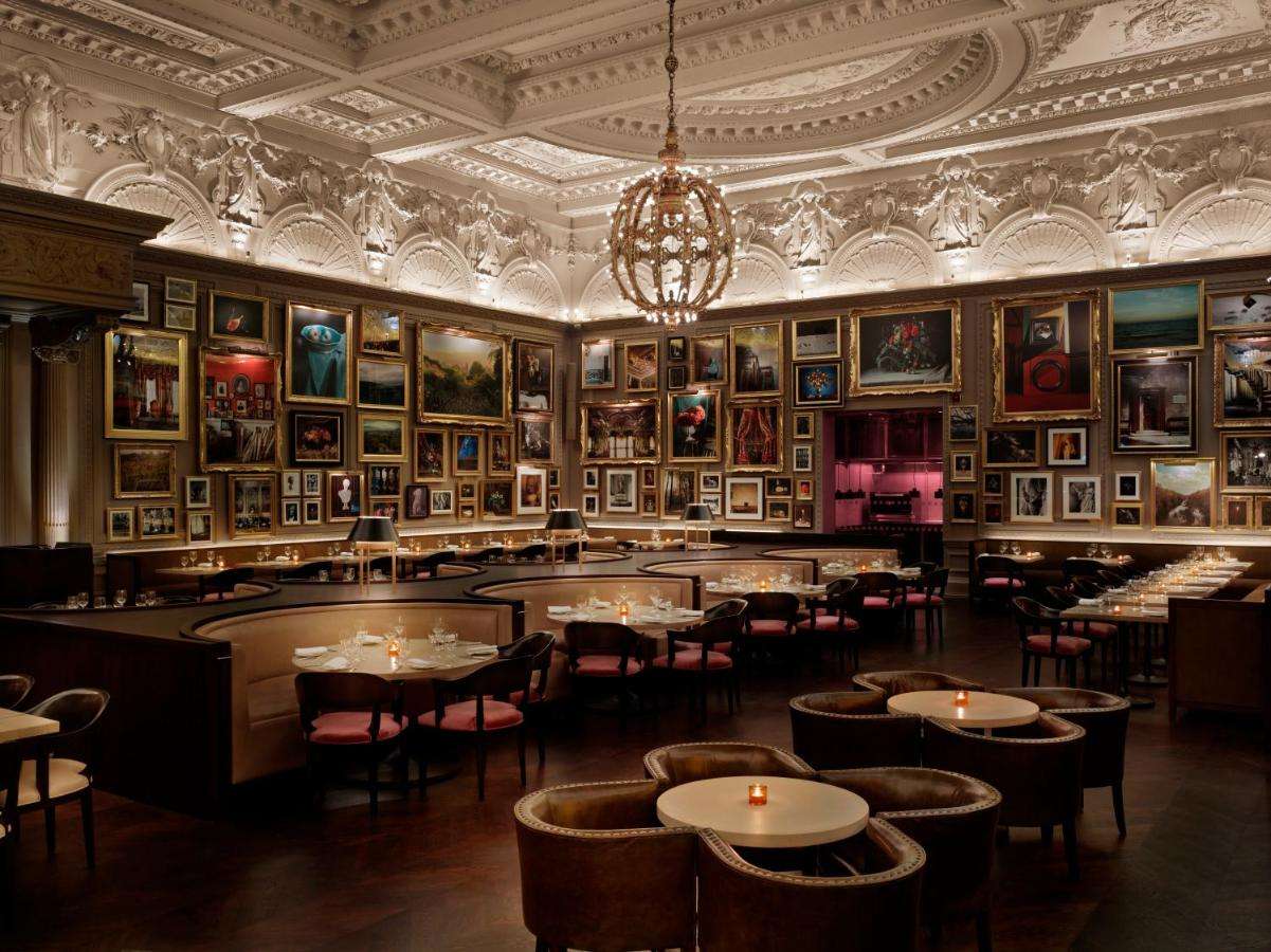 Bar in London Edition