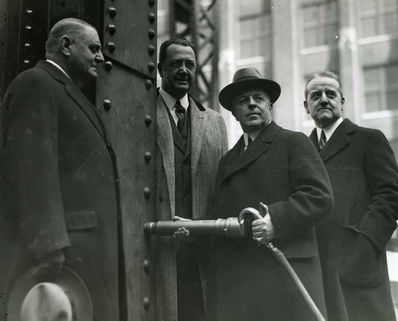 On March 24, 1930 the first rivet was symbolically installed in the steel structure of the building. From the left - Oscar Tschirky, Lucius Boomer, Charles Hayden and Augustus Nulle.